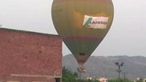 Полет на воздушном шаре закончился для туристок в тюрьме