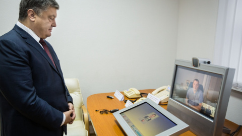 Порошенко испытал новую систему спецсвязи, защищенную от прослушек