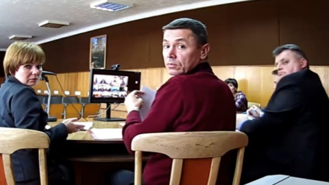 Всі звуки, які подавалися на камеру, чули всі "адміністрації" і навіть Сергій Аксьонов. Скріншот