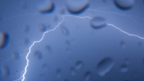 Нічна гроза в місті також призвела до неполадок 70 світлофорів.