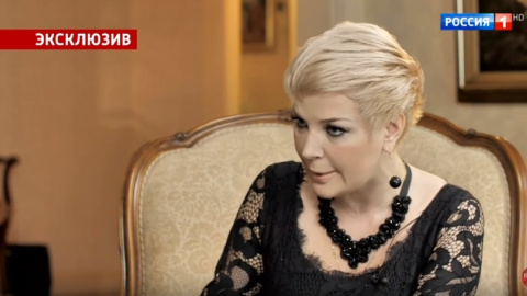 Максакова випила горілки з Малаховим, пригостила його салом і показала, як живе в Києві