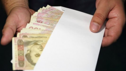 ​Заступника начальника слідчого відділу Нацполіціі в Дніпропетровській області затримали за хабар