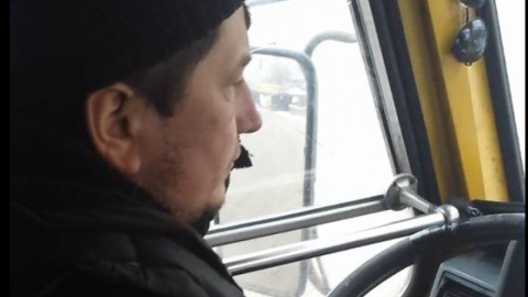 Водій погрожував зупинити маршрутку і не їхати. Фото: facebook.com/skvius