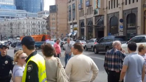Активісти протестували проти будівництва на Басейній, перекривши вулицю