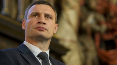 Кличко посадив клумбу у Печерському ландшафтному парку