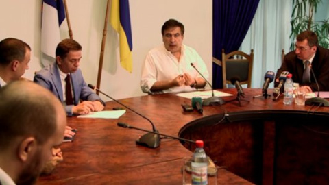 ​Видео "горячего" разговора Саакашвили с прокурорами рвет соцсети