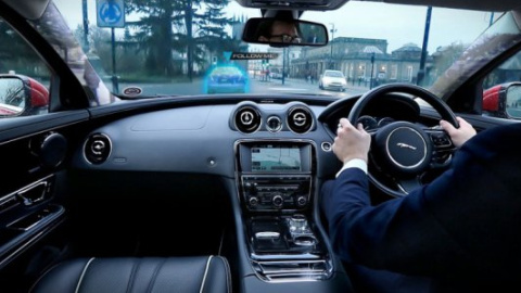 ​Jaguar изобрел прозрачный автомобиль