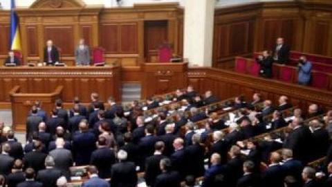 Коммунисты не встали на минуту молчания по жертвам голодомора.