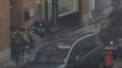У Франції показали відео захоплення паризького терориста Абдеслама