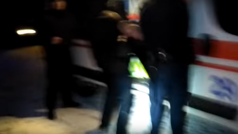 Підліток допоміг рятувальникам витягти з-під криги дівчаток, які тонули