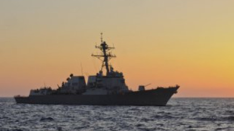 Американский эсминец USS Truxtun.