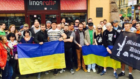 Активісти вимагали звільнити приміщення ресторану ліванської та східної кухні "Linas Сafe". Фото: facebook.com/Mikhail Kovalchuk