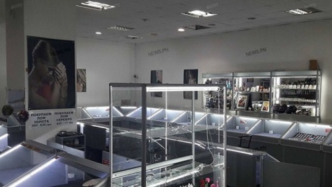 У Миколаєві розбійники зі стріляниною пограбували ювелірний магазин і втекли