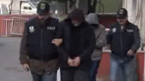 Теракти в Стамбулі: опубліковано відео затримання трьох росіян