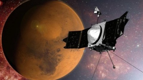 ​Американский зонд MAVEN спустя 10 месяцев вышел на орбиту Марса