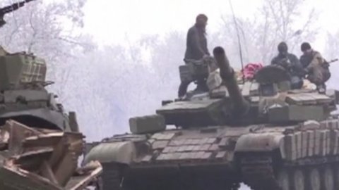 ОБСЕ: на подконтрольной "ДНР" территории перемещаются "неопознанные" танки