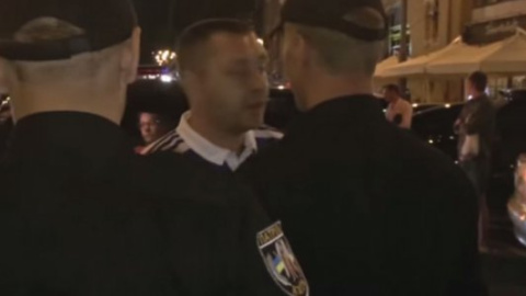 ​У центрі Києва поліція відпустила п'яного іноземця