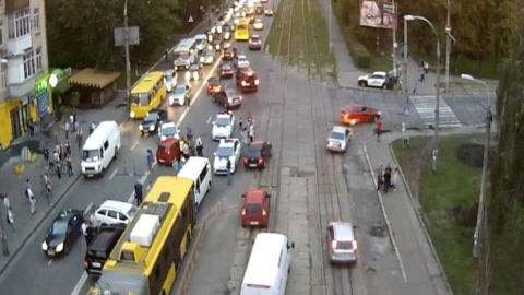 Масштабна ДТП за участю поліції в Києві. Фото: facebook.com/KyivNewsFeed