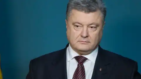 Порошенко обратился к украинцам на фоне национализации Приватбанка