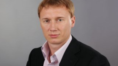 Андрей Табалов был избран народным депутатом в 99 округе в Кировограде.