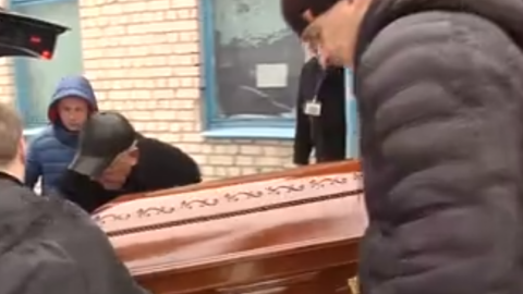 Церемонія прощання із загиблими поліцейськими Держслужби охорони. Фото: Скріншот