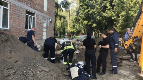 Працівники швидкої медичної допомоги констатували смерть постраждалого.Фото:kyiv.dsns.gov.ua