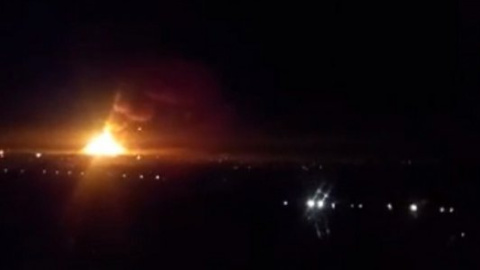 У Сватовому загорівся склад боєприпасів: гримлять вибухи, люди ховаються в підвалах