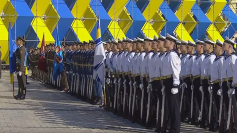 На Софійській площі підняли прапор. Скріншот відео