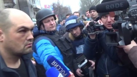 Терористи привезли на місце трагедії в Донецьку українського військовополоненого