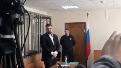  Репера Басту зобов'язали заплатити Децлу $780 за "кошлате чмо"