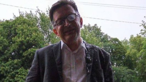 Російського блогера в Києві облили кефіром