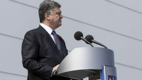 Порошенко зустрівся зі звільненим "кіборгом"