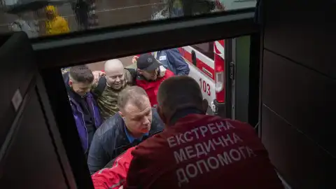 Первая группа защитников по договоренности Кличко отправилась в Берлин на инновационное протезирование