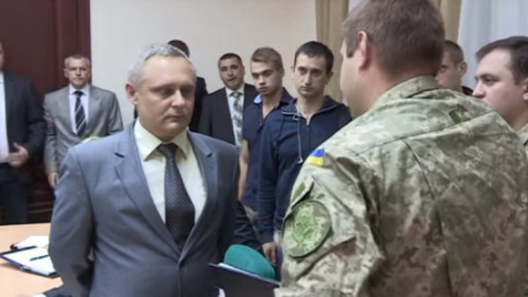 ​Скандал в СБУ: контррозвідник приніс отриманий хабар на засідання колегії