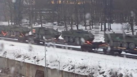 ​Танки и американская военная техника уже в Риге