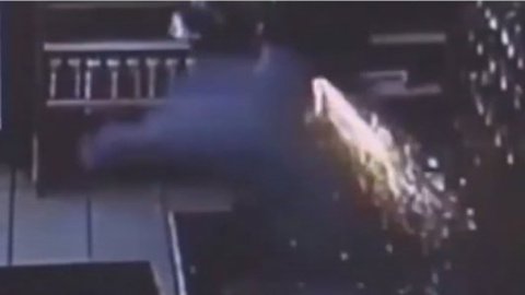​В кармане мужчины взорвалась электронная сигарета