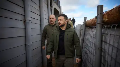 Zelenskyy holds meeting on security situation in Donetsk Region and examines construction of fortifications