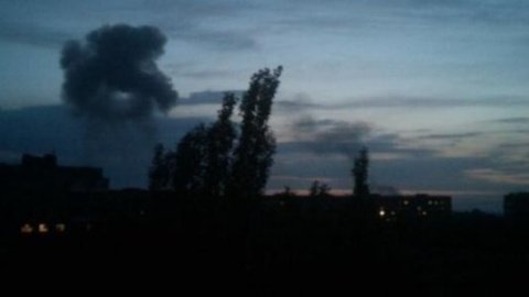 Увечері 16 червня на заводі хімічних виробів у Донецьку пролунав вибух. Фото з соцмереж