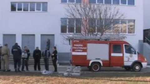 Снаряд был обнаружен в школе 25 Симферополя. Скриншот видео с Youtube