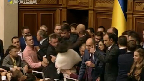 У Верховній Раді почалася бійка під час розгляду законопроектів по Донбасу