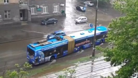 ​В Киеве на Подоле затопило улицу