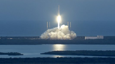 Falcon 9 успішно приземлилася на платформу в океані