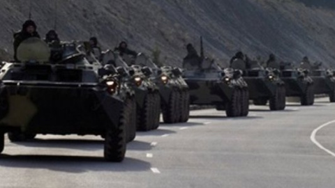 В Крыму зафиксировали колону российской военной техники, движущуюся к Херсонской области