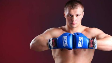 Український боксер Глазков програв технічним нокаутом титул IBF