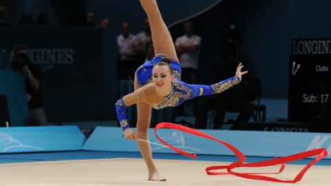 Українська гімнастка Різатдінова виборола чотири медалі на Кубку світу