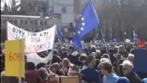 У Лондоні багатотисячні демонстрації проти виходу з ЄС. Скріншот відео.