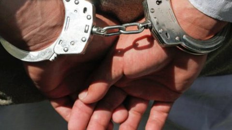 ​Двух пограничников задержали за шантаж иностранцев