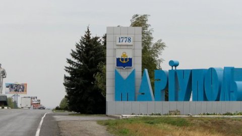 Очевидці повідомляють: росіяни обстрілюють околиці Маріуполя градами, АТО заперечує