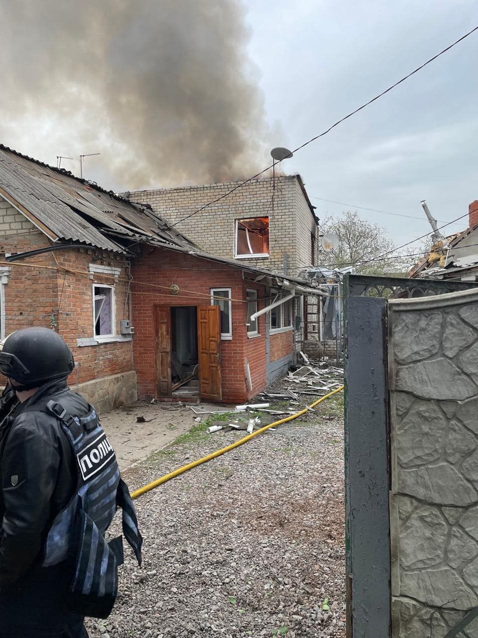 Удар РФ припав і на будинок. Фото: