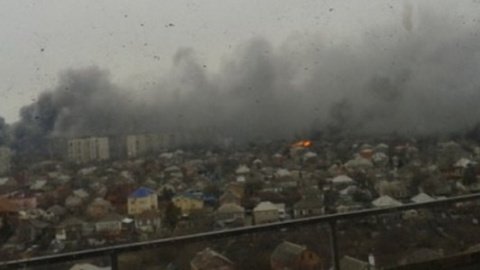Террористы из "Градов" обстреляли Мариуполь